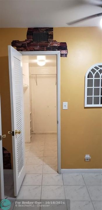 For Rent: $2,000 (2 beds, 2 baths, 970 Square Feet)