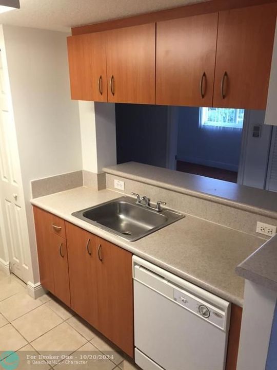 For Rent: $1,890 (1 beds, 1 baths, 605 Square Feet)