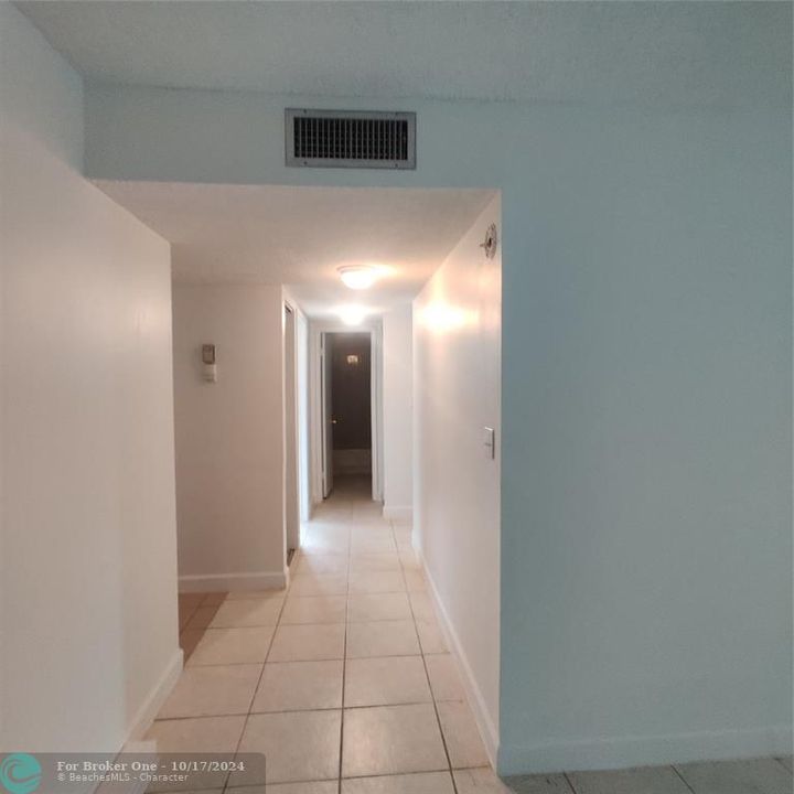 For Sale: $249,777 (2 beds, 2 baths, 1225 Square Feet)