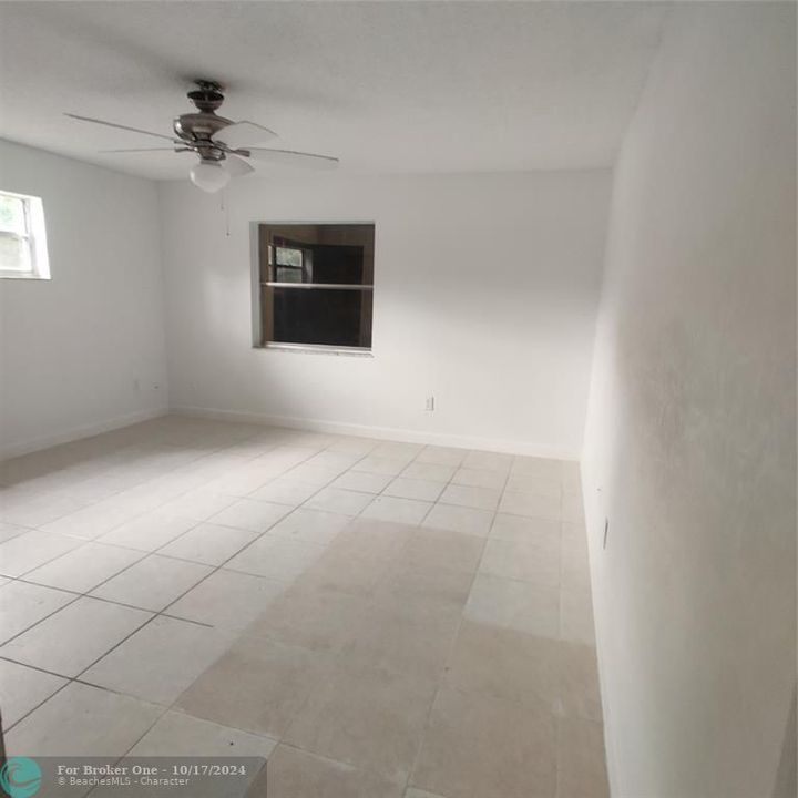 For Sale: $249,777 (2 beds, 2 baths, 1225 Square Feet)