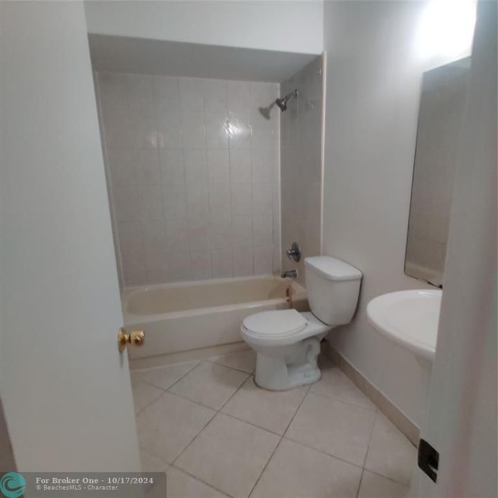 For Sale: $249,777 (2 beds, 2 baths, 1225 Square Feet)