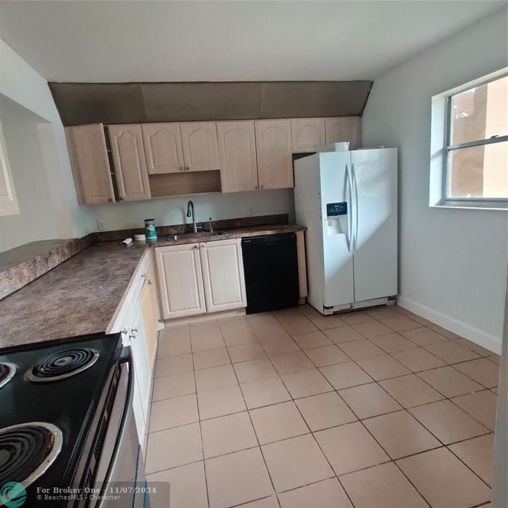 For Sale: $249,777 (2 beds, 2 baths, 1225 Square Feet)