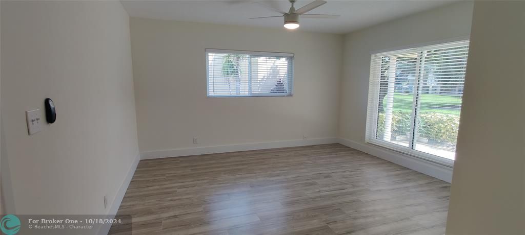 For Rent: $2,650 (2 beds, 2 baths, 983 Square Feet)