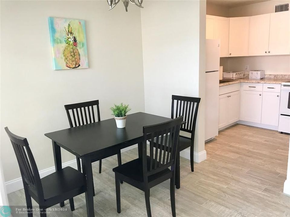 For Rent: $4,500 (1 beds, 1 baths, 800 Square Feet)