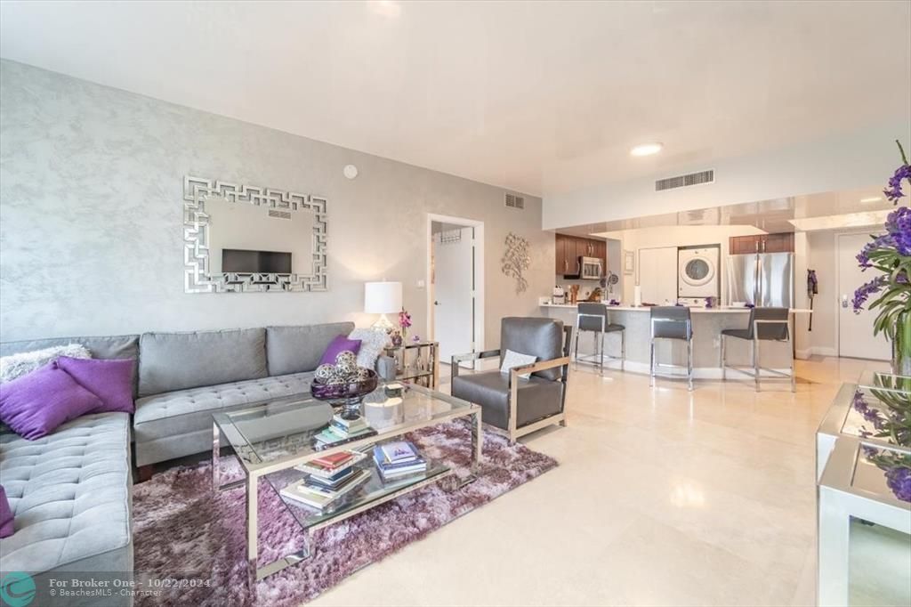 For Sale: $525,000 (2 beds, 2 baths, 1257 Square Feet)