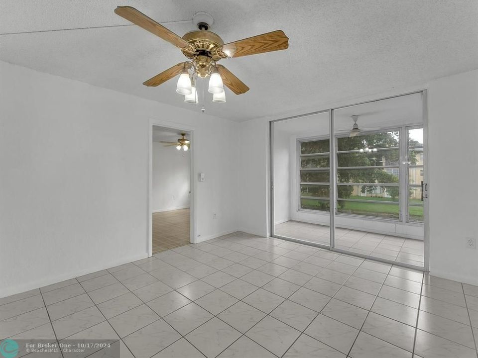 For Sale: $100,000 (2 beds, 2 baths, 850 Square Feet)