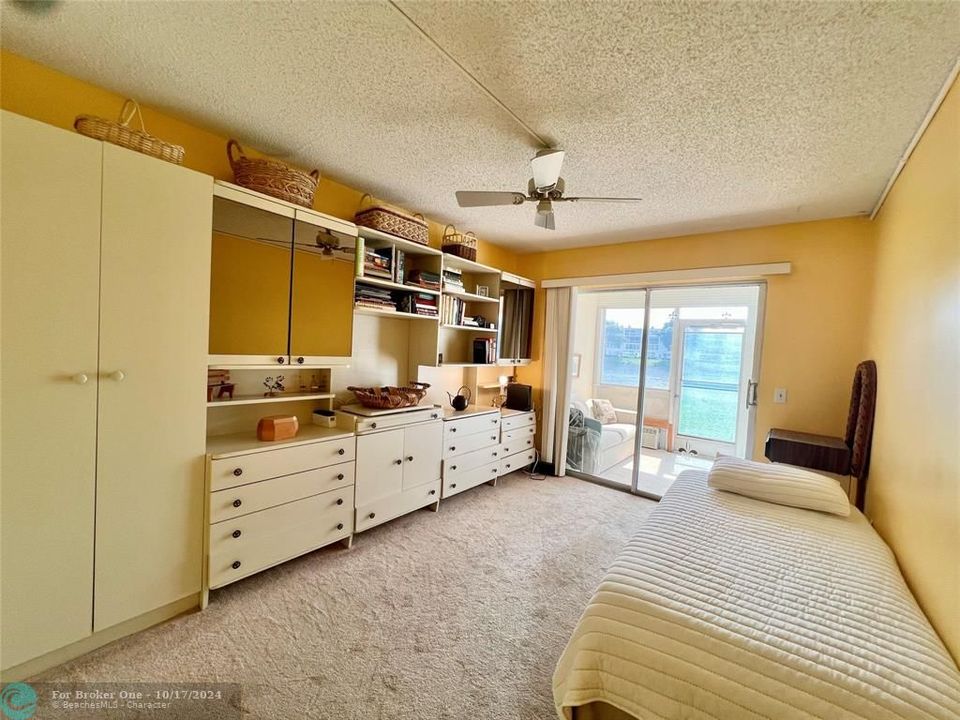 For Sale: $167,900 (2 beds, 1 baths, 841 Square Feet)