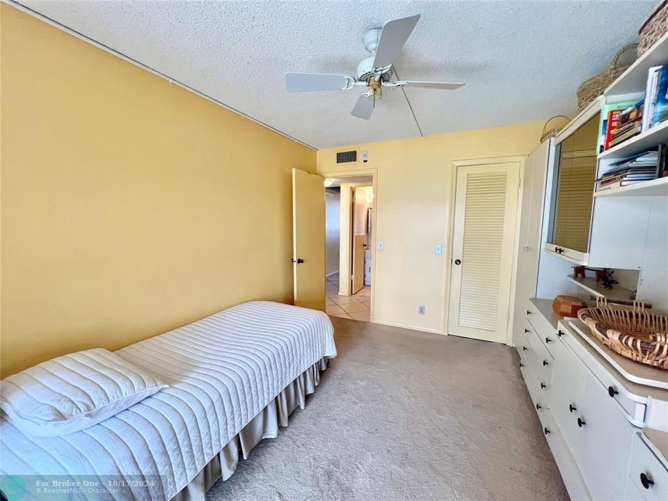 For Sale: $167,900 (2 beds, 1 baths, 841 Square Feet)