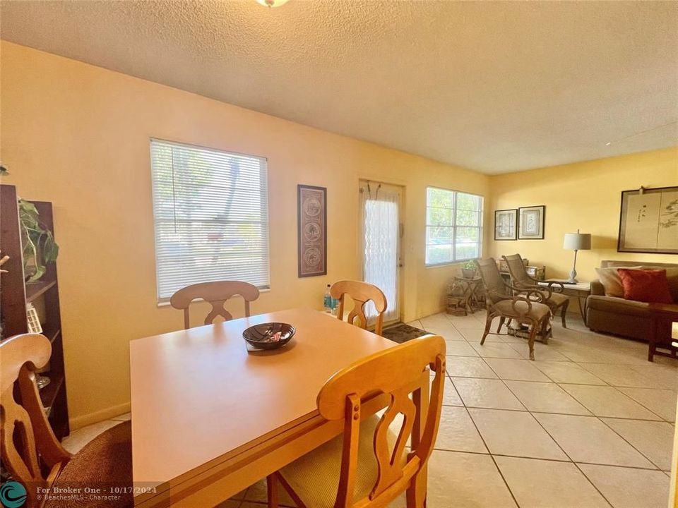 For Sale: $167,900 (2 beds, 1 baths, 841 Square Feet)