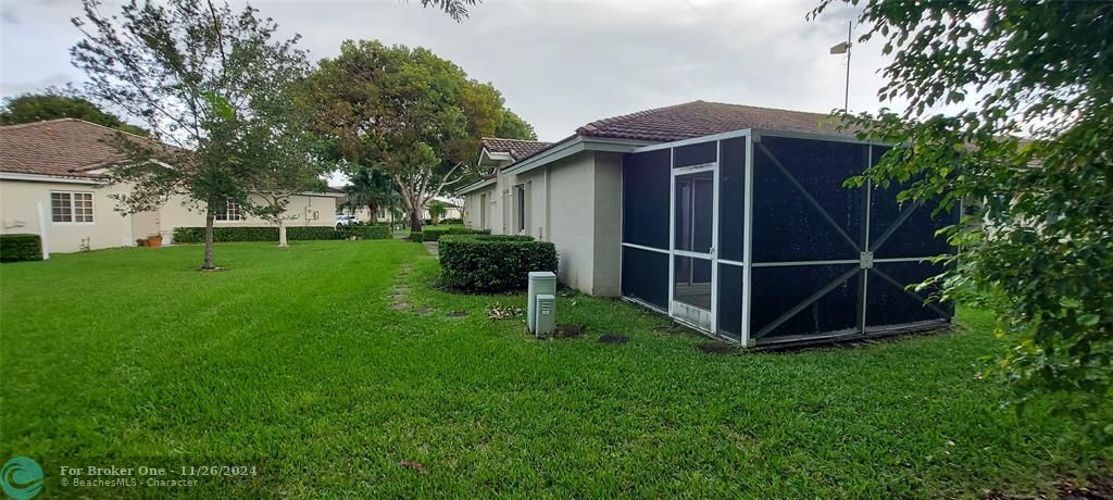 Active With Contract: $2,900 (3 beds, 2 baths, 1179 Square Feet)