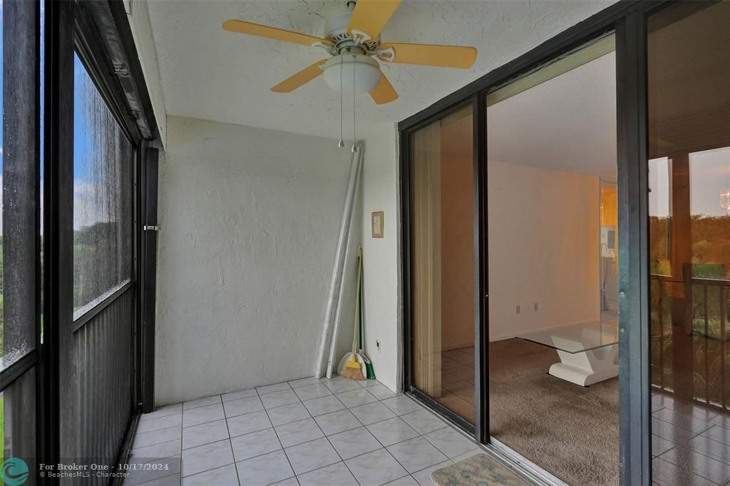 For Sale: $245,000 (2 beds, 2 baths, 1000 Square Feet)