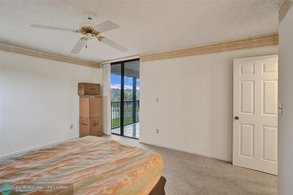 For Sale: $245,000 (2 beds, 2 baths, 1000 Square Feet)