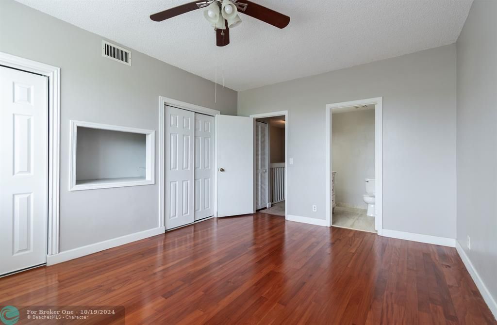 For Rent: $2,600 (2 beds, 2 baths, 1110 Square Feet)