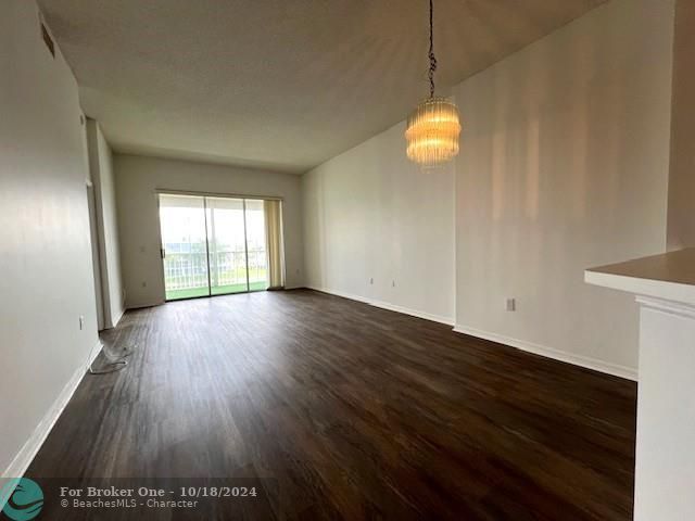 For Rent: $2,100 (2 beds, 2 baths, 1215 Square Feet)