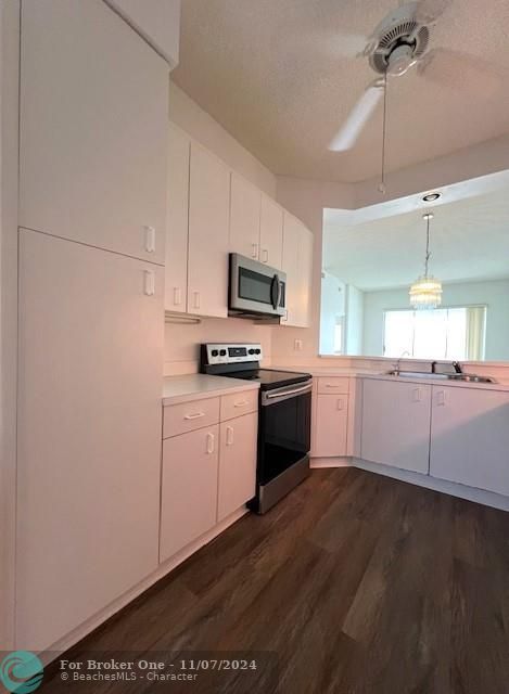 For Rent: $2,100 (2 beds, 2 baths, 1215 Square Feet)