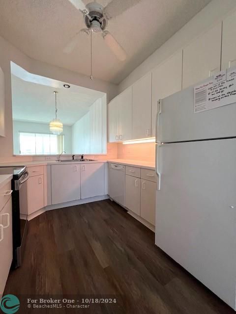 For Rent: $2,100 (2 beds, 2 baths, 1215 Square Feet)