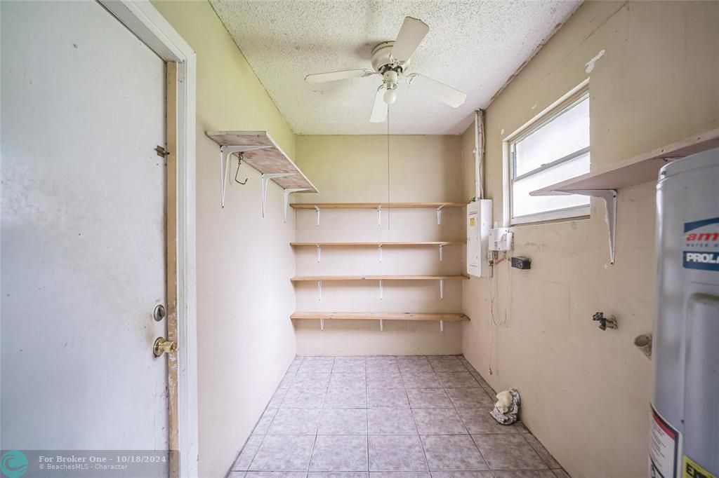 For Sale: $200,000 (3 beds, 1 baths, 1088 Square Feet)