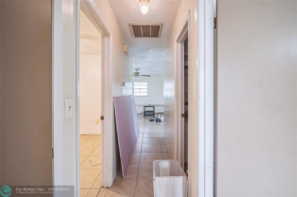 For Sale: $200,000 (3 beds, 1 baths, 1088 Square Feet)