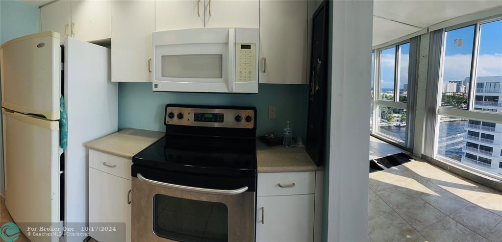 For Sale: $580,000 (2 beds, 2 baths, 1400 Square Feet)