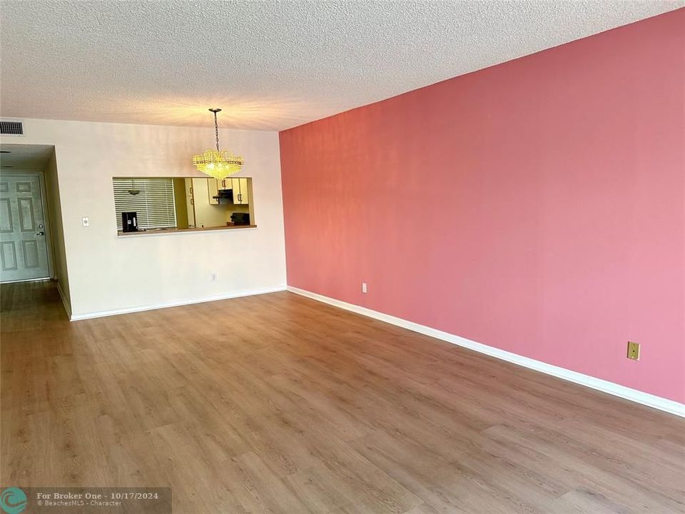 For Sale: $207,000 (2 beds, 2 baths, 1238 Square Feet)