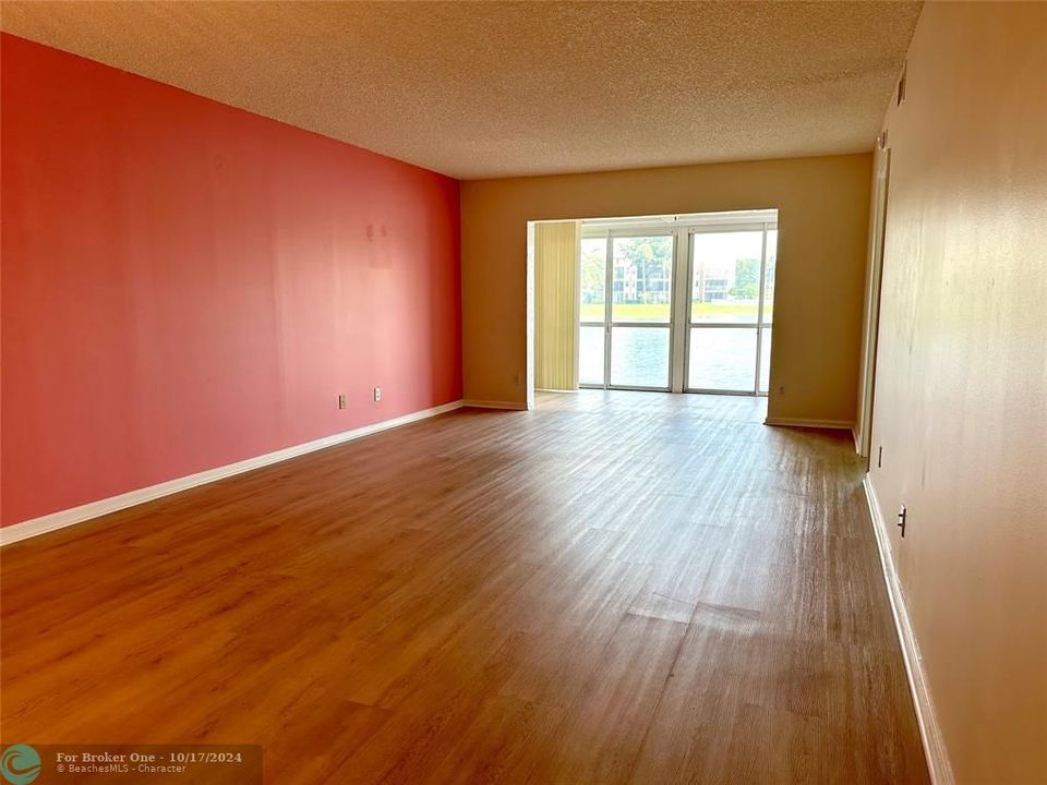 For Sale: $207,000 (2 beds, 2 baths, 1238 Square Feet)