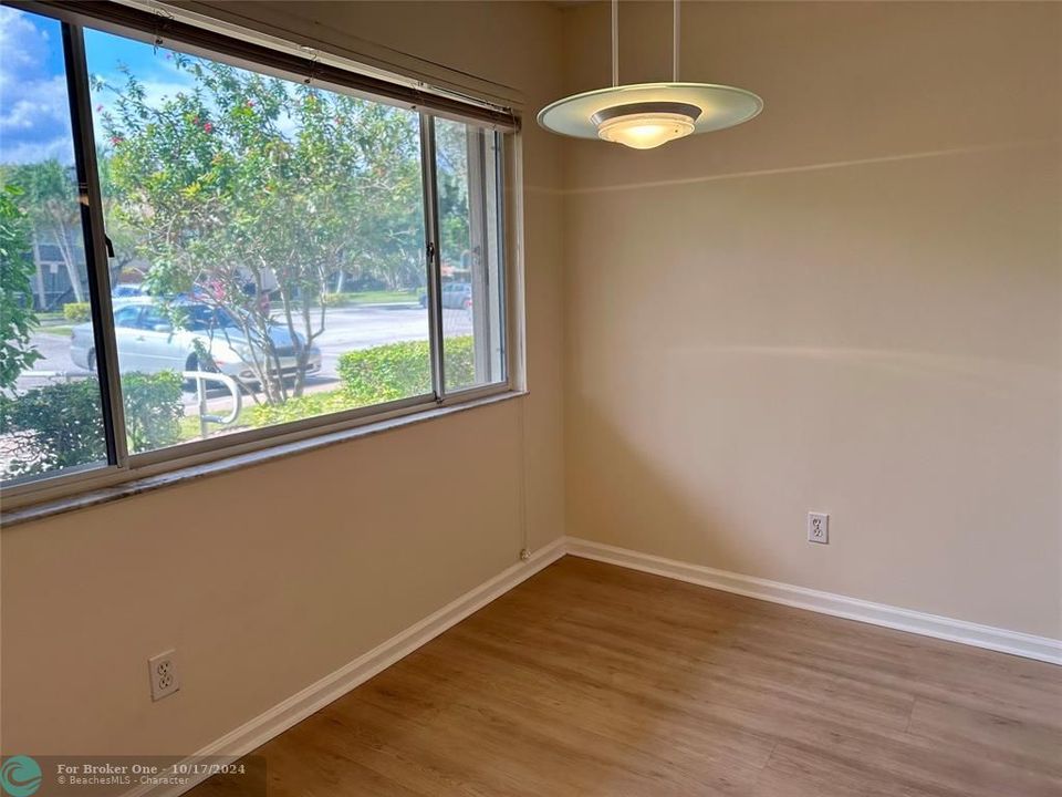 For Sale: $207,000 (2 beds, 2 baths, 1238 Square Feet)