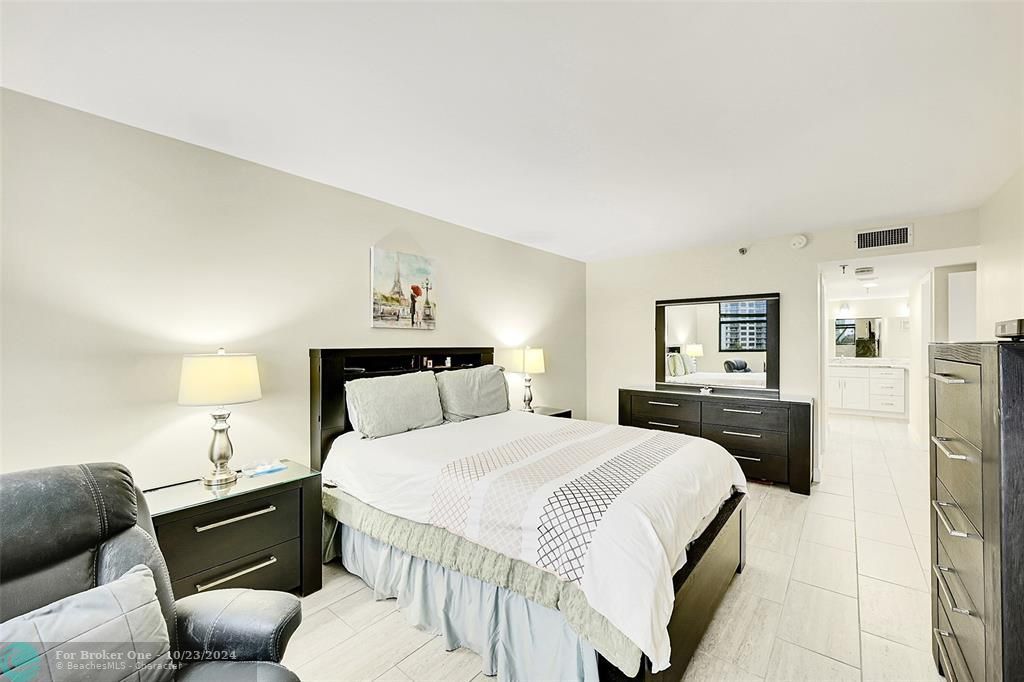 For Sale: $559,788 (2 beds, 2 baths, 1450 Square Feet)