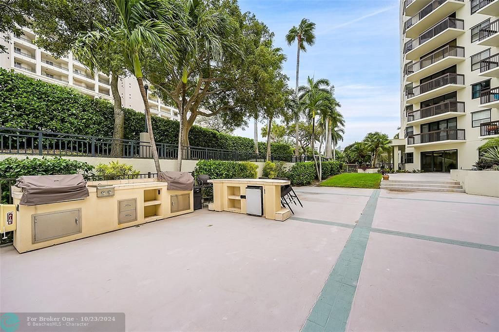 For Sale: $559,788 (2 beds, 2 baths, 1450 Square Feet)