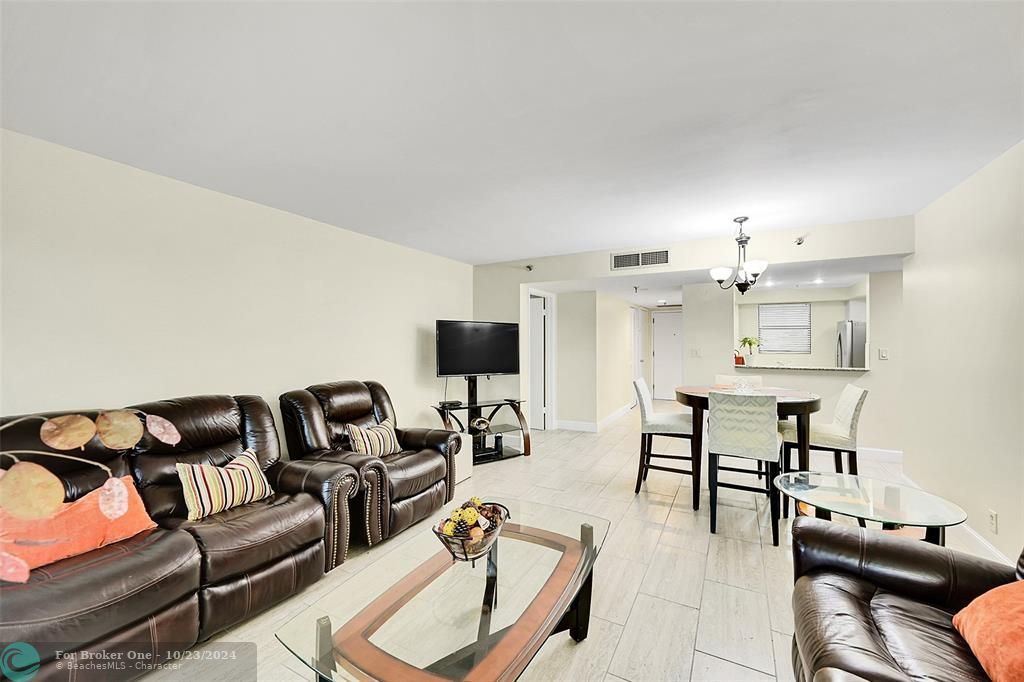 For Sale: $559,788 (2 beds, 2 baths, 1450 Square Feet)