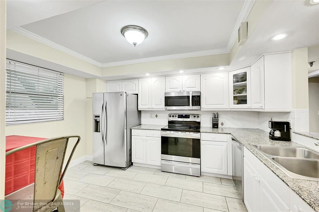 For Sale: $559,788 (2 beds, 2 baths, 1450 Square Feet)