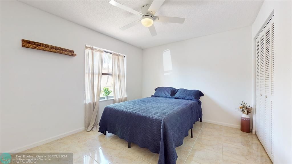 For Sale: $264,900 (2 beds, 2 baths, 998 Square Feet)