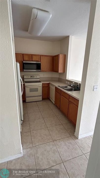 For Rent: $2,850 (3 beds, 2 baths, 1210 Square Feet)