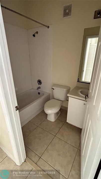 For Rent: $2,850 (3 beds, 2 baths, 1210 Square Feet)