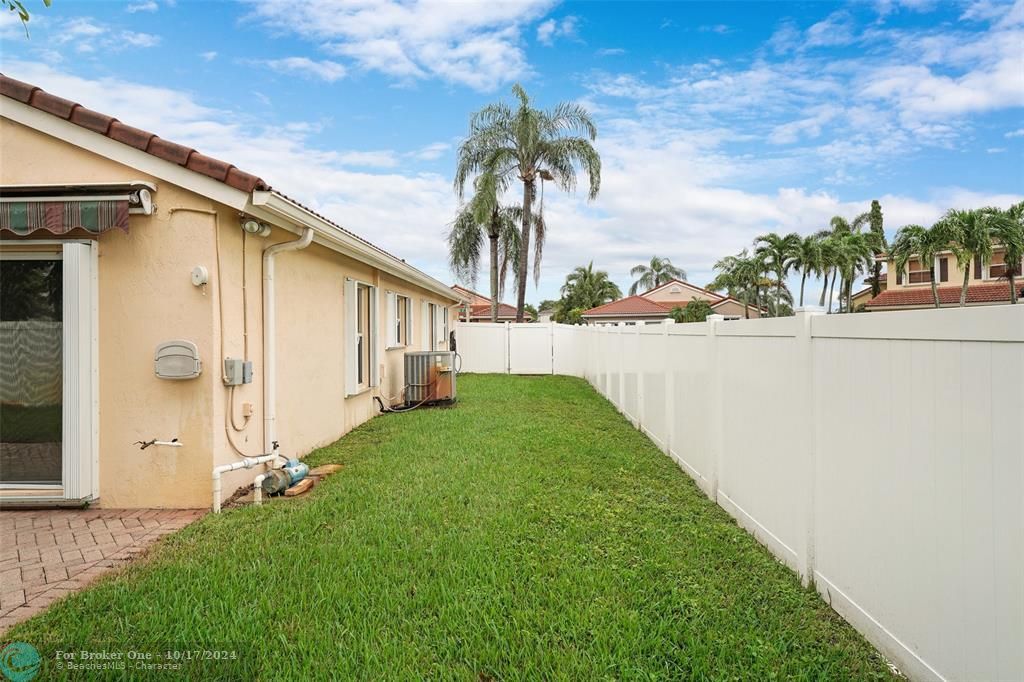 For Sale: $625,000 (3 beds, 2 baths, 1637 Square Feet)