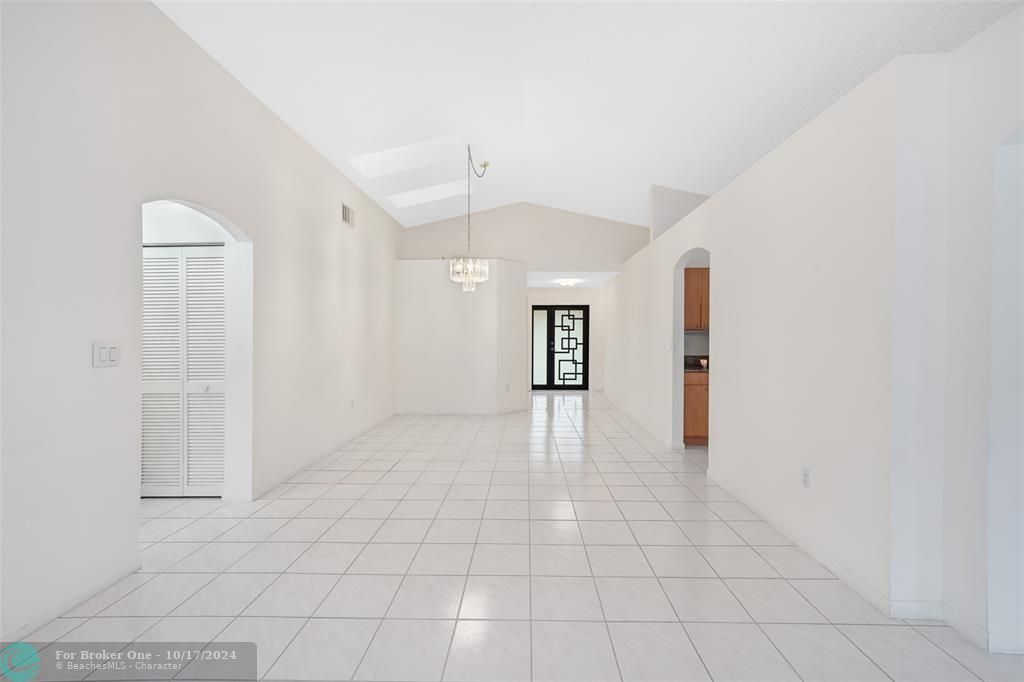 En Venta: $625,000 (3 camas, 2 baños, 1637 Pies cuadrados)