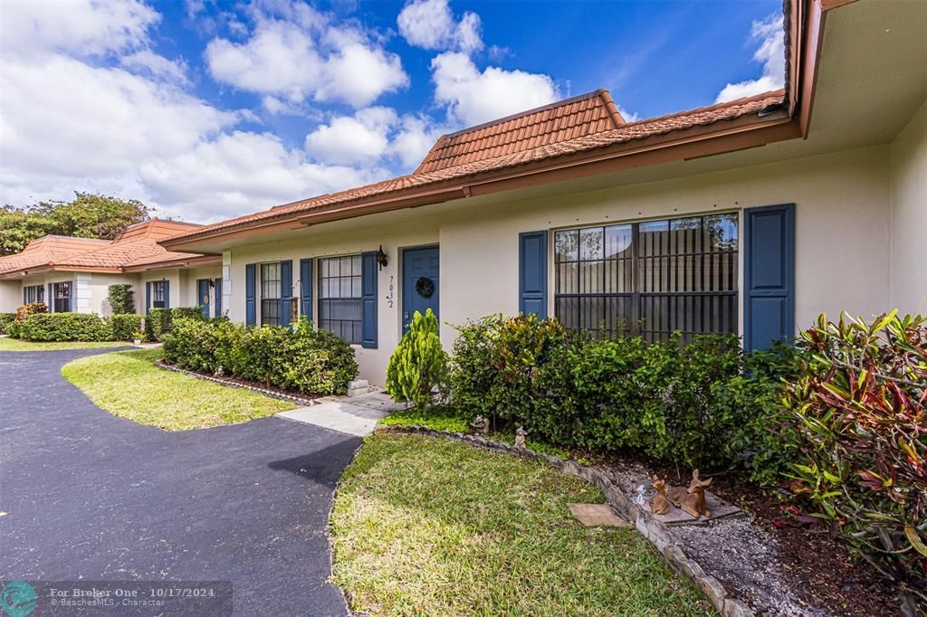 For Sale: $399,500 (2 beds, 2 baths, 1333 Square Feet)