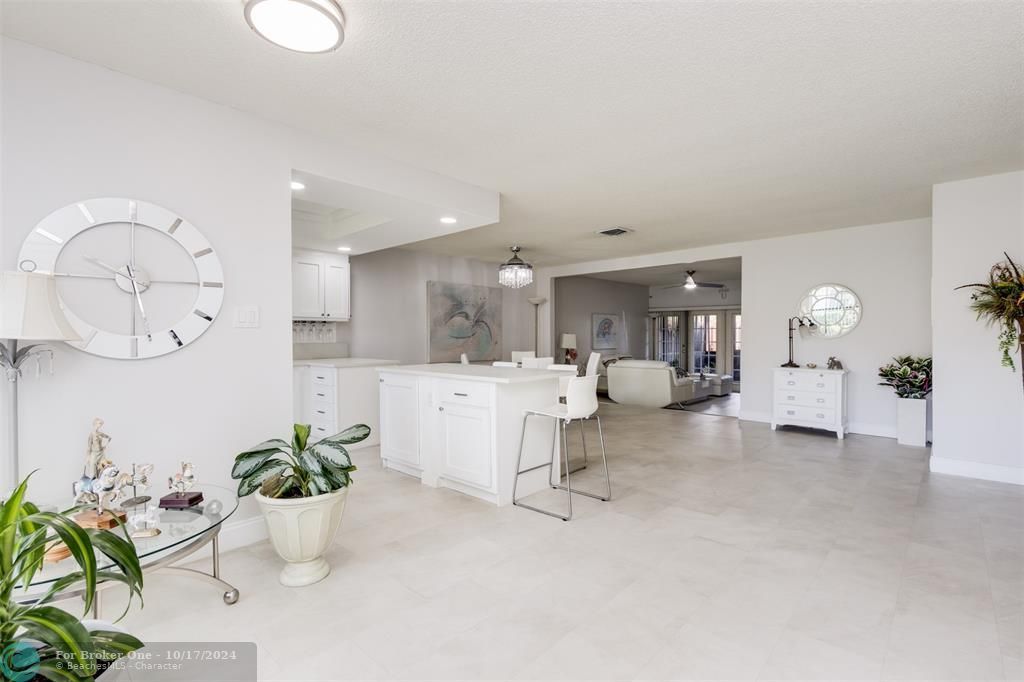 For Sale: $399,500 (2 beds, 2 baths, 1333 Square Feet)