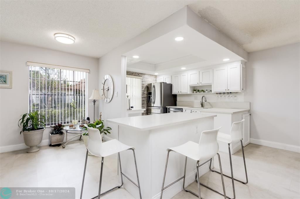 For Sale: $399,500 (2 beds, 2 baths, 1333 Square Feet)