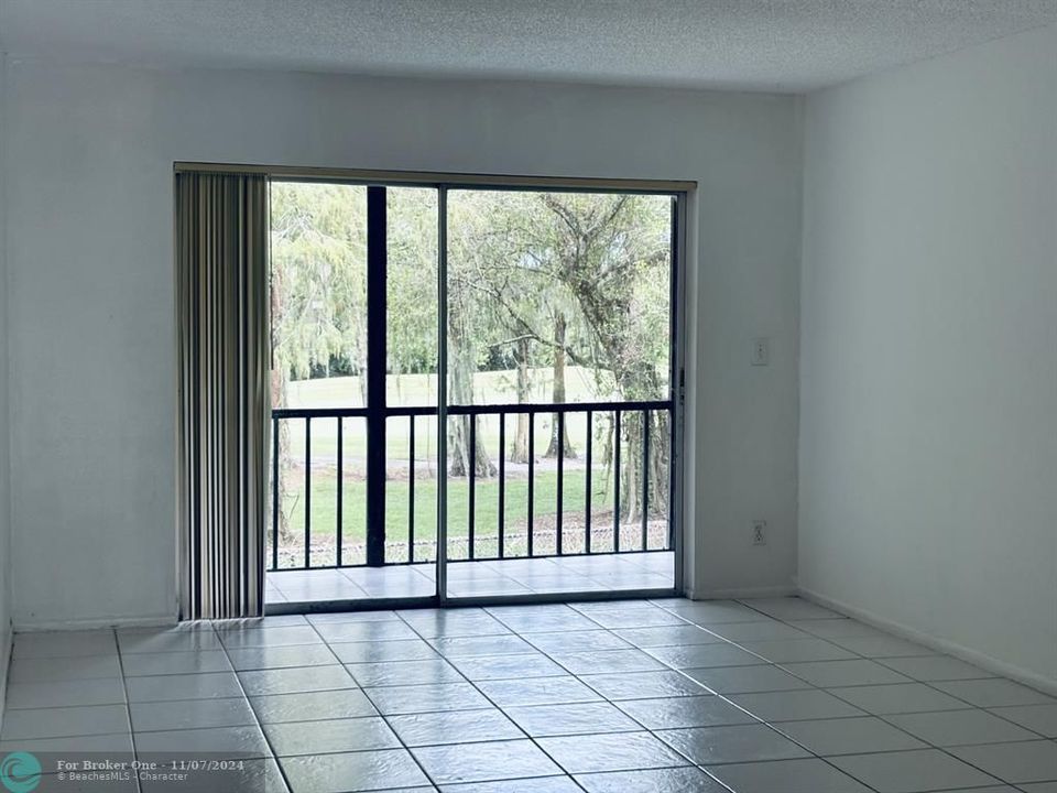 For Rent: $1,650 (1 beds, 1 baths, 750 Square Feet)