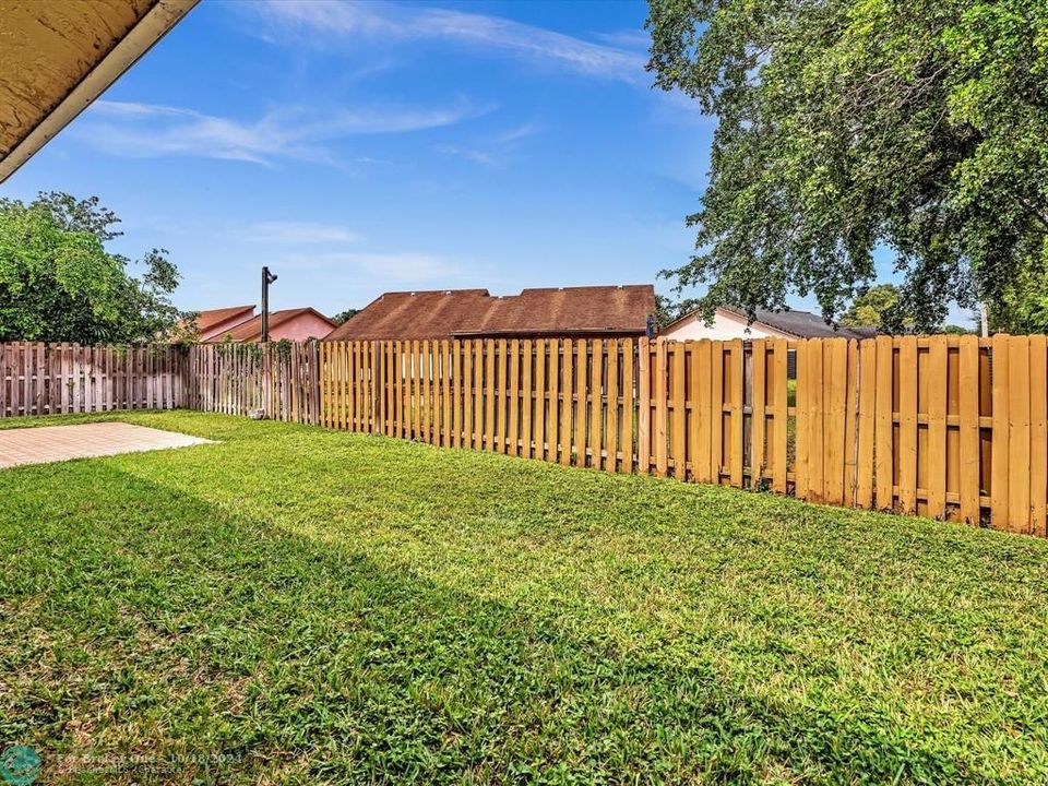 For Sale: $599,000 (3 beds, 2 baths, 2381 Square Feet)