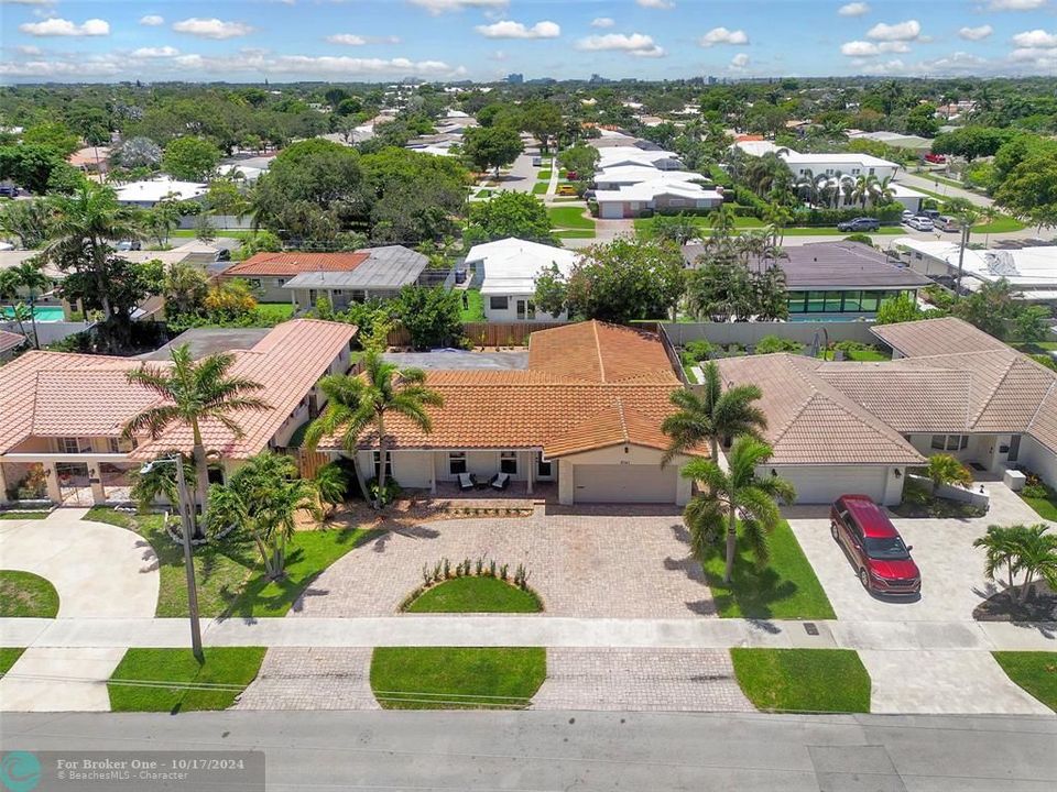 For Sale: $880,000 (3 beds, 2 baths, 2086 Square Feet)