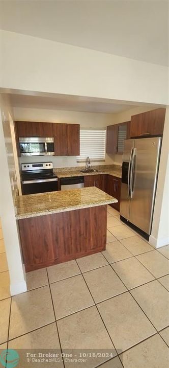 For Rent: $2,250 (2 beds, 2 baths, 808 Square Feet)