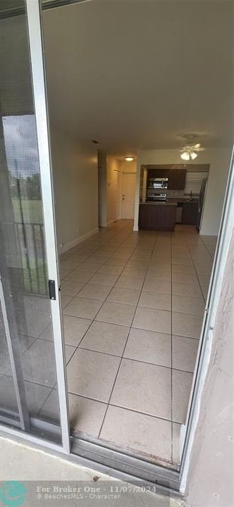 For Rent: $2,250 (2 beds, 2 baths, 808 Square Feet)