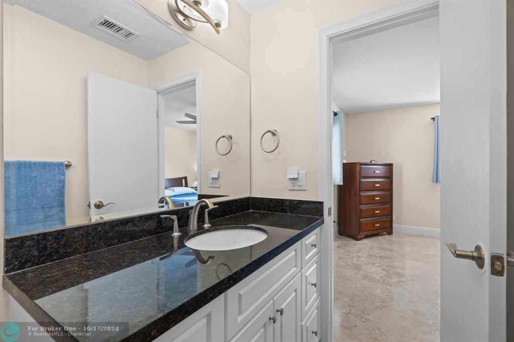 For Sale: $459,900 (2 beds, 2 baths, 1594 Square Feet)