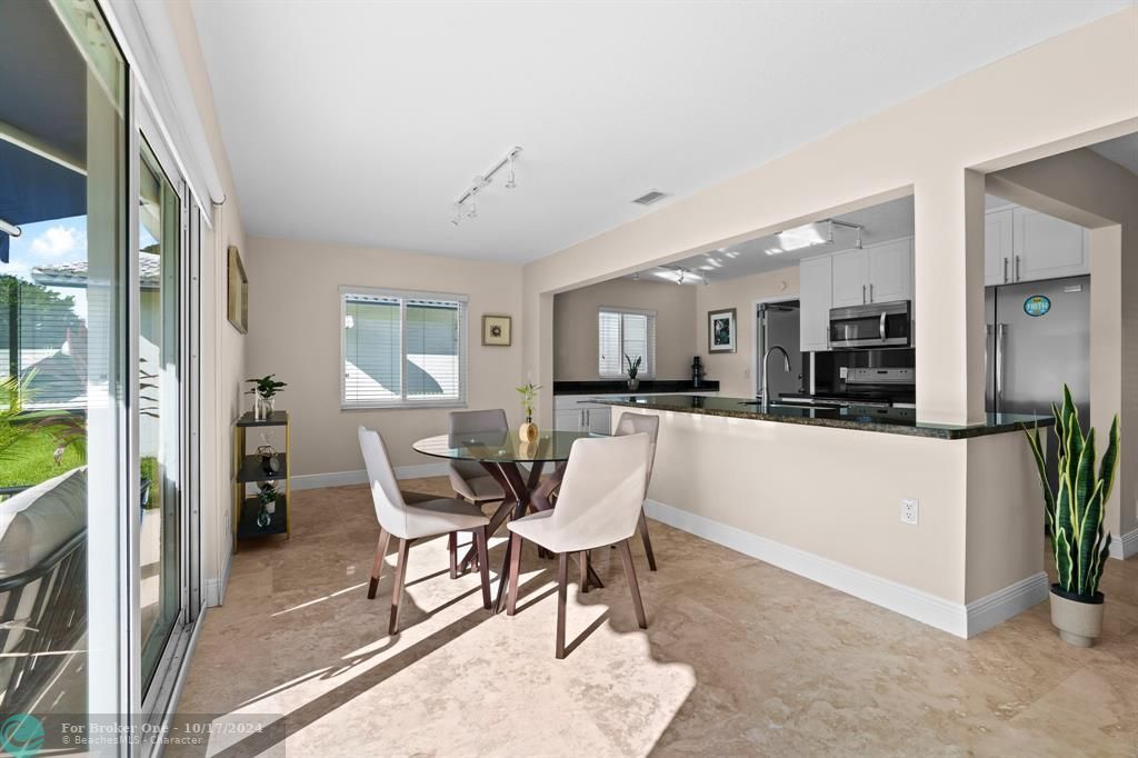 For Sale: $459,900 (2 beds, 2 baths, 1594 Square Feet)