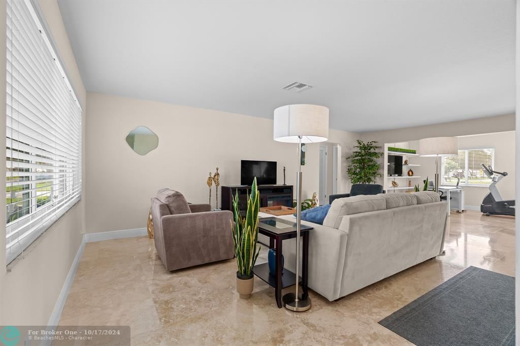 For Sale: $459,900 (2 beds, 2 baths, 1594 Square Feet)