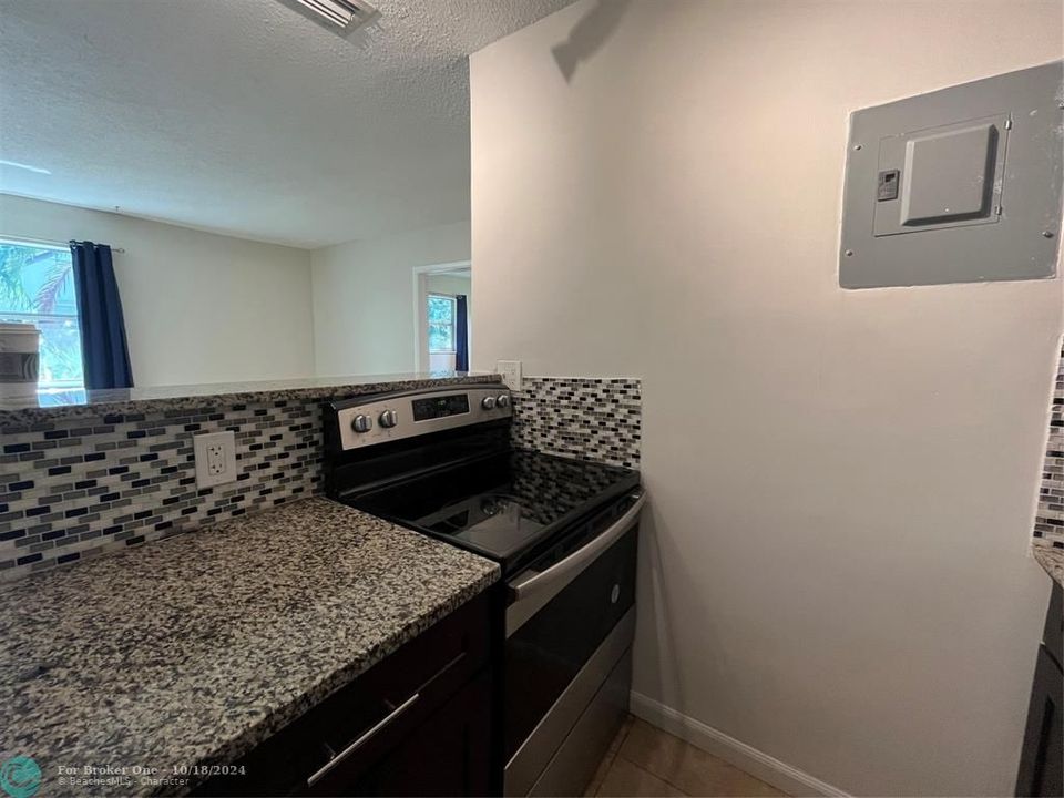 For Sale: $1,995 (2 beds, 1 baths, 8003 Square Feet)