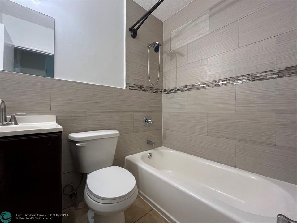 For Sale: $1,995 (2 beds, 1 baths, 8003 Square Feet)