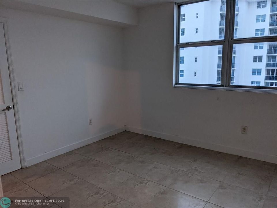 For Rent: $2,100 (1 beds, 1 baths, 825 Square Feet)