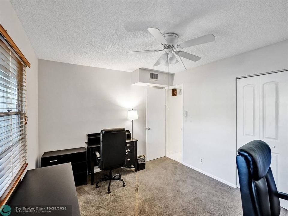 For Sale: $175,000 (2 beds, 2 baths, 1162 Square Feet)